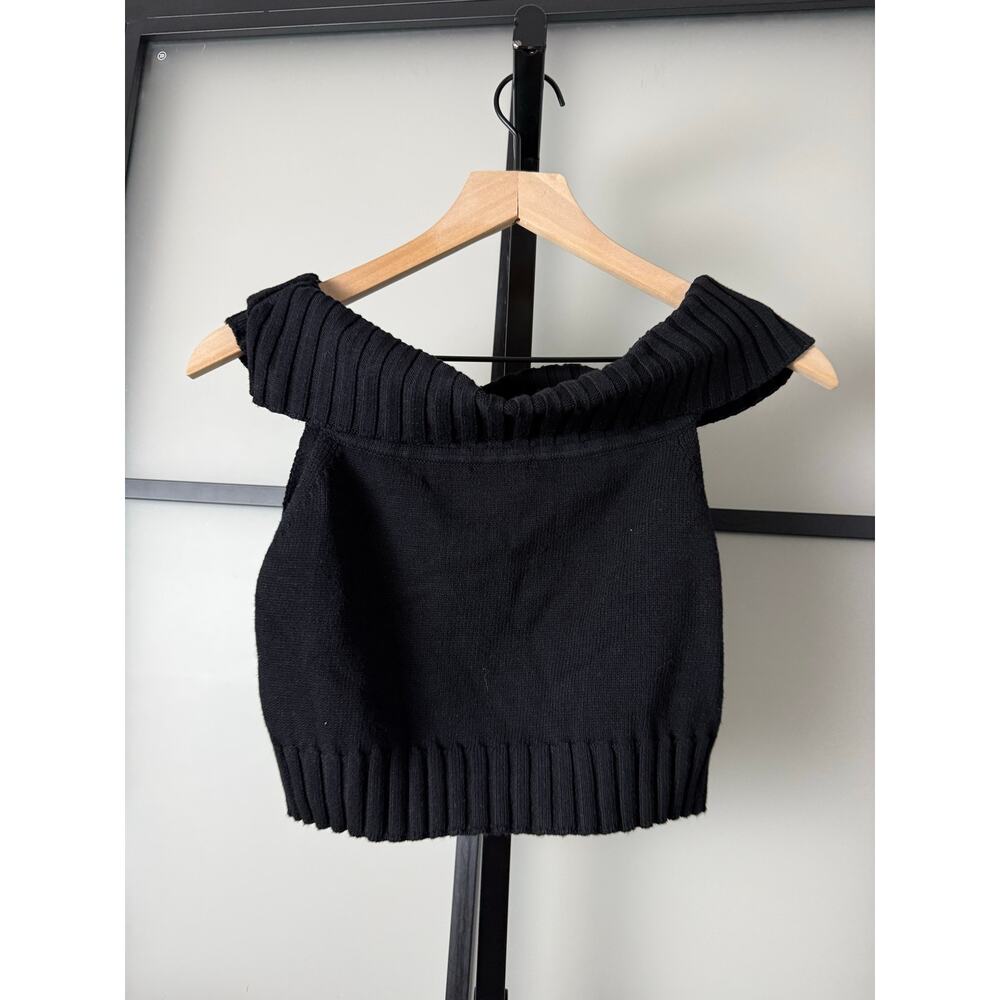 Callahan Knitwear Off Shoulder Cropped Sweater Size Medium